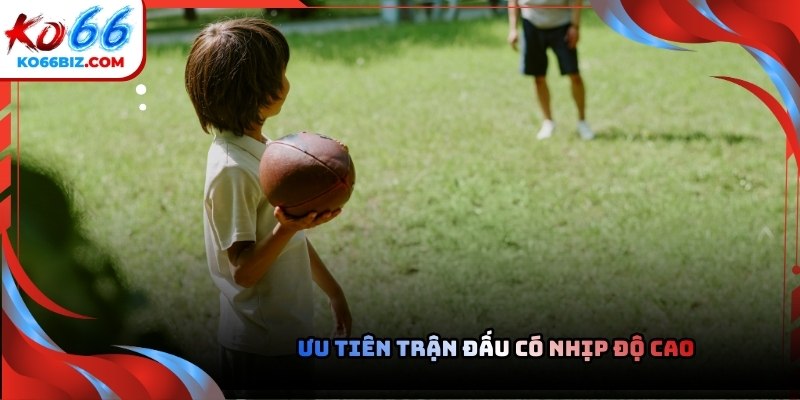 Những trận đấu đôi công thường tạo ra nhiều tình huống bóng ra biên